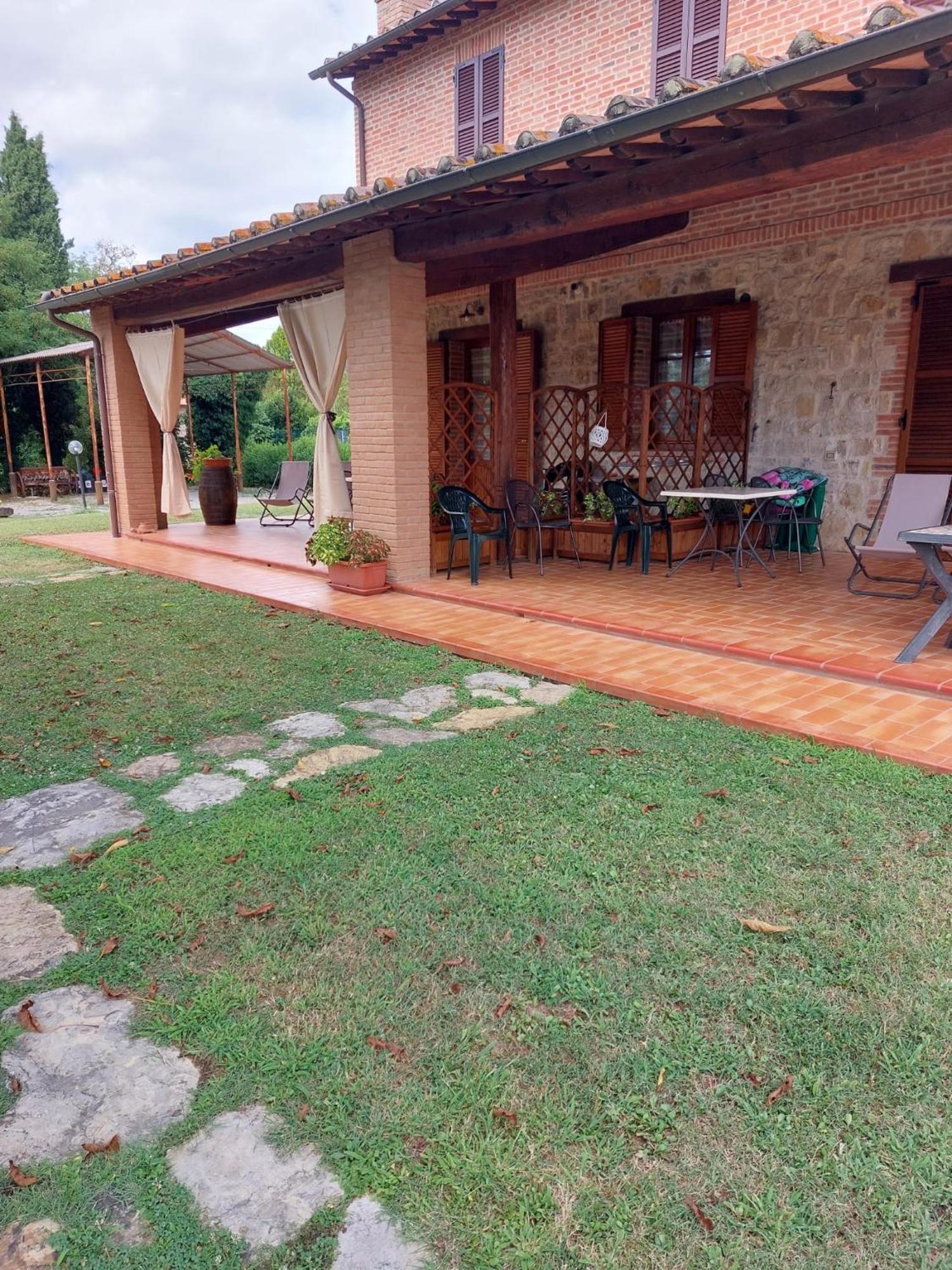 Agriturismo Podere Valdilucciole ชิตตา เดลลา ปีเอเว ภายนอก รูปภาพ
