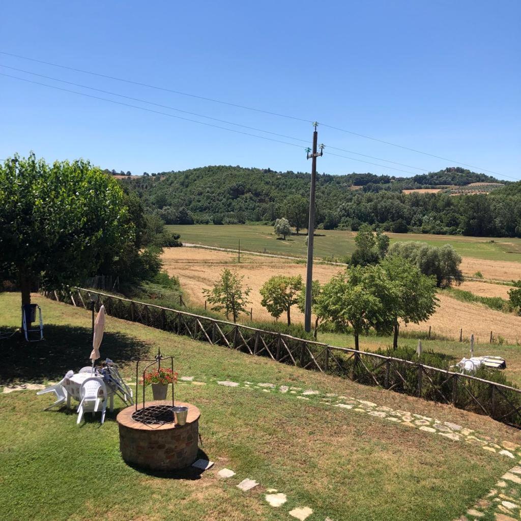 Agriturismo Podere Valdilucciole ชิตตา เดลลา ปีเอเว ภายนอก รูปภาพ
