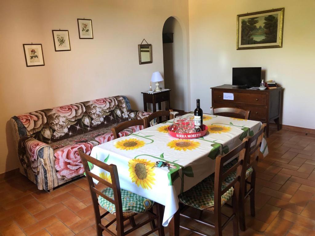 Agriturismo Podere Valdilucciole ชิตตา เดลลา ปีเอเว ภายนอก รูปภาพ