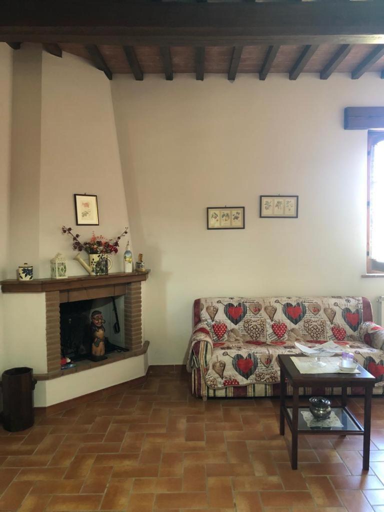 Agriturismo Podere Valdilucciole ชิตตา เดลลา ปีเอเว ภายนอก รูปภาพ