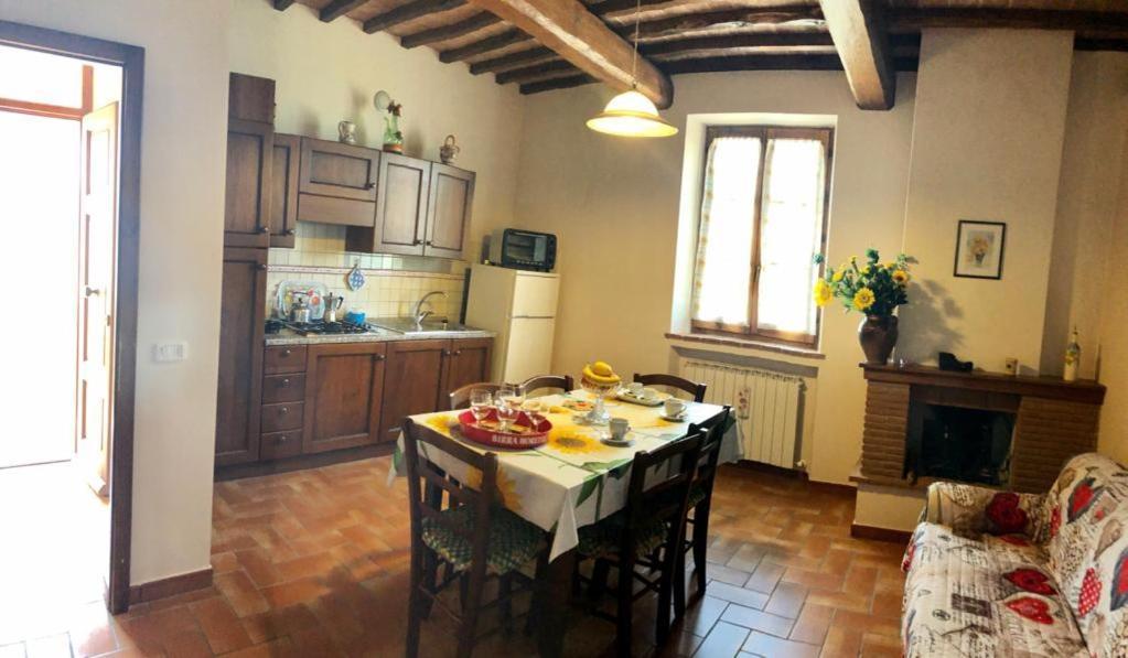 Agriturismo Podere Valdilucciole ชิตตา เดลลา ปีเอเว ภายนอก รูปภาพ