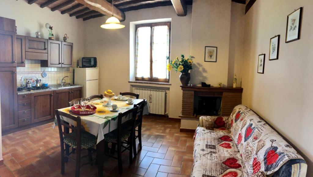 Agriturismo Podere Valdilucciole ชิตตา เดลลา ปีเอเว ภายนอก รูปภาพ