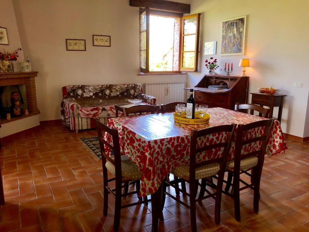 Agriturismo Podere Valdilucciole ชิตตา เดลลา ปีเอเว ภายนอก รูปภาพ